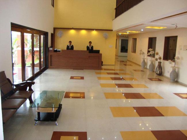 Aum Health Resort Vadodara Bagian luar foto